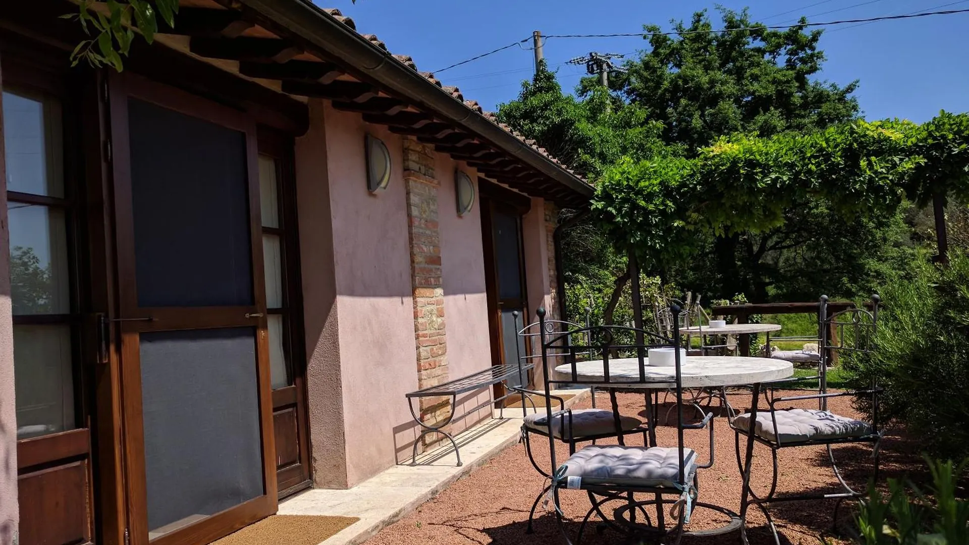 Wild Agriturismo Podere Della Bruciata Chiusi 0*,